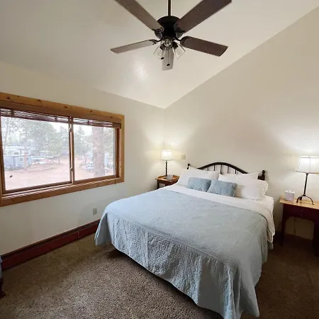 Columbine B Cabin Suite-3